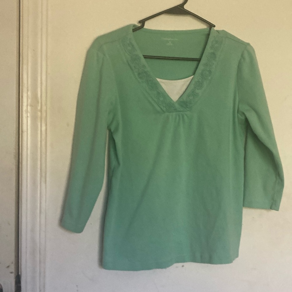 Croft and barrow medium size long sleeve shirt